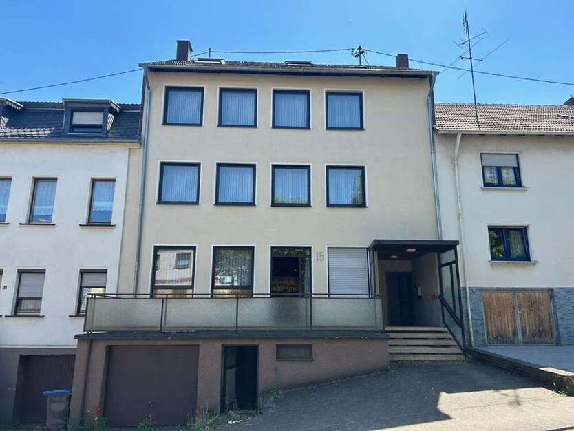 Haus zum Kaufen in Püttlingen 299.000 € 310 m²