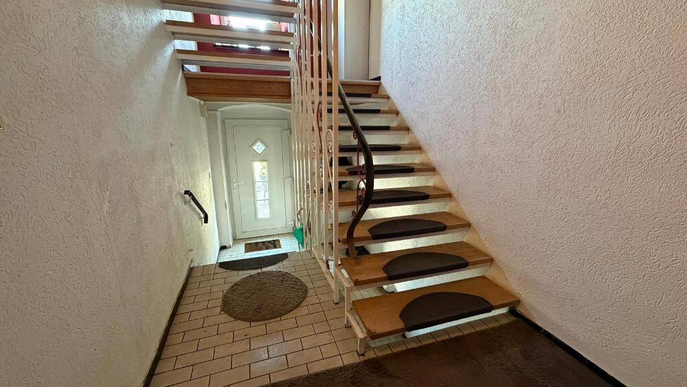 Mehrfamilienhaus, Wohnhaus Lemberg - 9 Zimmer, 320 m&sup2;, 259.000&euro; | Angebot:26346382