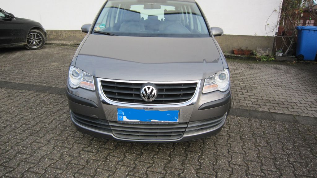 VW Touran 201.000 km 4.900 &euro; Bad Homburg 61350