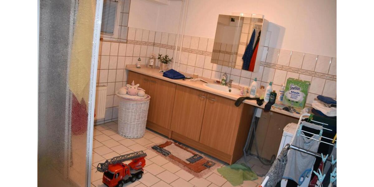 Einfamilienhaus Teutschenthal - 6 Zimmer, 130 m&sup2;, 270.000&euro; | Angebot:24772400