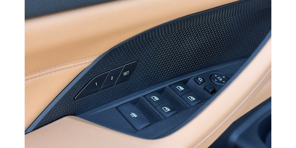 BMW 420i Cabrio 360°/MEMORY/LENKHZ/DAB/NAVI/1.HAND 3.721 km 48.900 &euro; Villingen-Schwenningen 78054