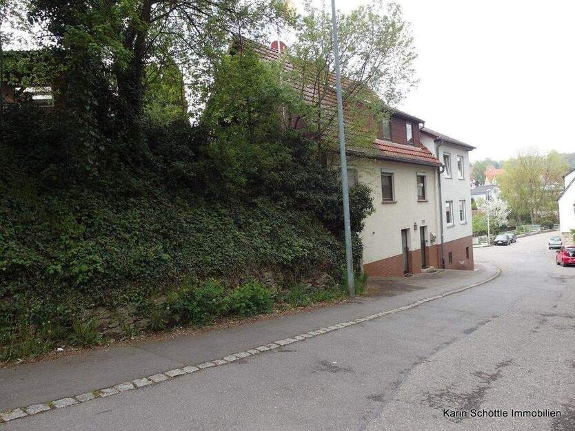 .::älteres Haus mit schönem Garten in guter Lage::. 4 zimmer