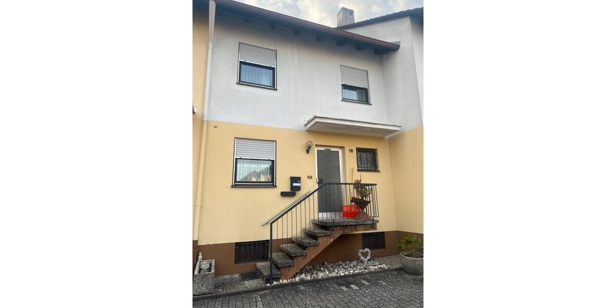 Reihenhaus Altdorf bei Nürnberg - 6 Zimmer, 120 m&sup2;, 380.000&euro; | Angebot:26185715