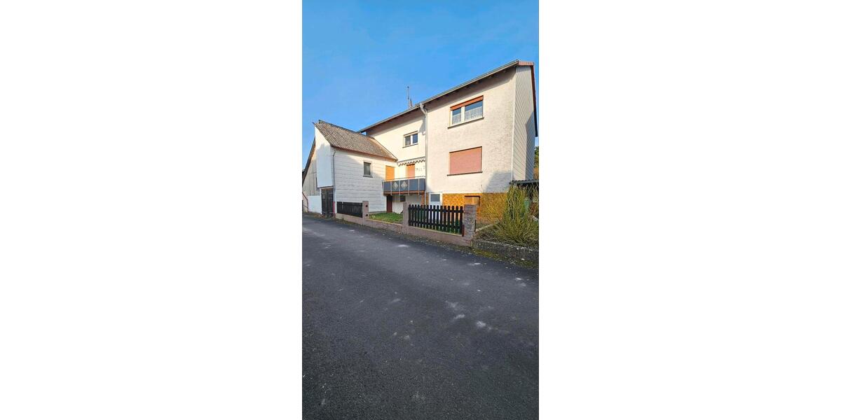 Einfamilienhaus Marburg Cappel - 8 Zimmer, 210 m&sup2;, 340.000&euro; | Angebot:26763170