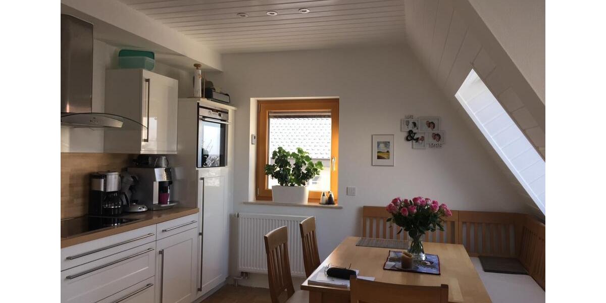 Dachgeschoßwohnung Petersberg - 4 Zimmer, 110 m&sup2;, 1.049&euro; | Angebot:26677541