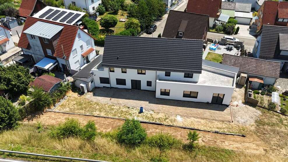 Haus zum Kaufen in Helmstadt-Bargen-Helmstadt 550.000 € 250 m²