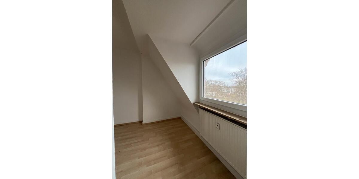 Dachgeschoßwohnung Neu-Ulm Ludwigsfeld - 3 Zimmer, 80 m&sup2;, 890&euro; | Angebot:26350701
