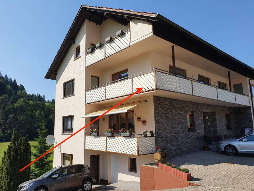 Stilvolle, geräumige und sanierte 4,5-Zimmer-Wohnung mit Balkon und Aussicht auf den Schwarzwald