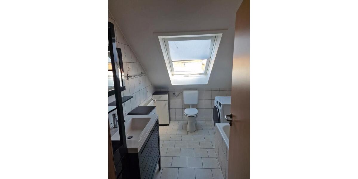 Dachgeschoßwohnung Esslingen am Neckar Oberesslingen - 2.5 Zimmer, 45 m&sup2;, 155.000&euro; | Angebot:25306106