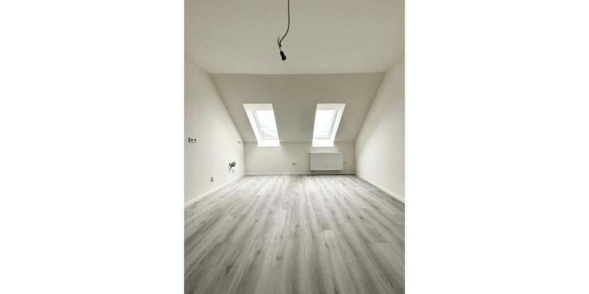 Dachgeschoßwohnung Löwenberger Land - 2.5 Zimmer, 79 m&sup2;, 710&euro; | Angebot:24954547