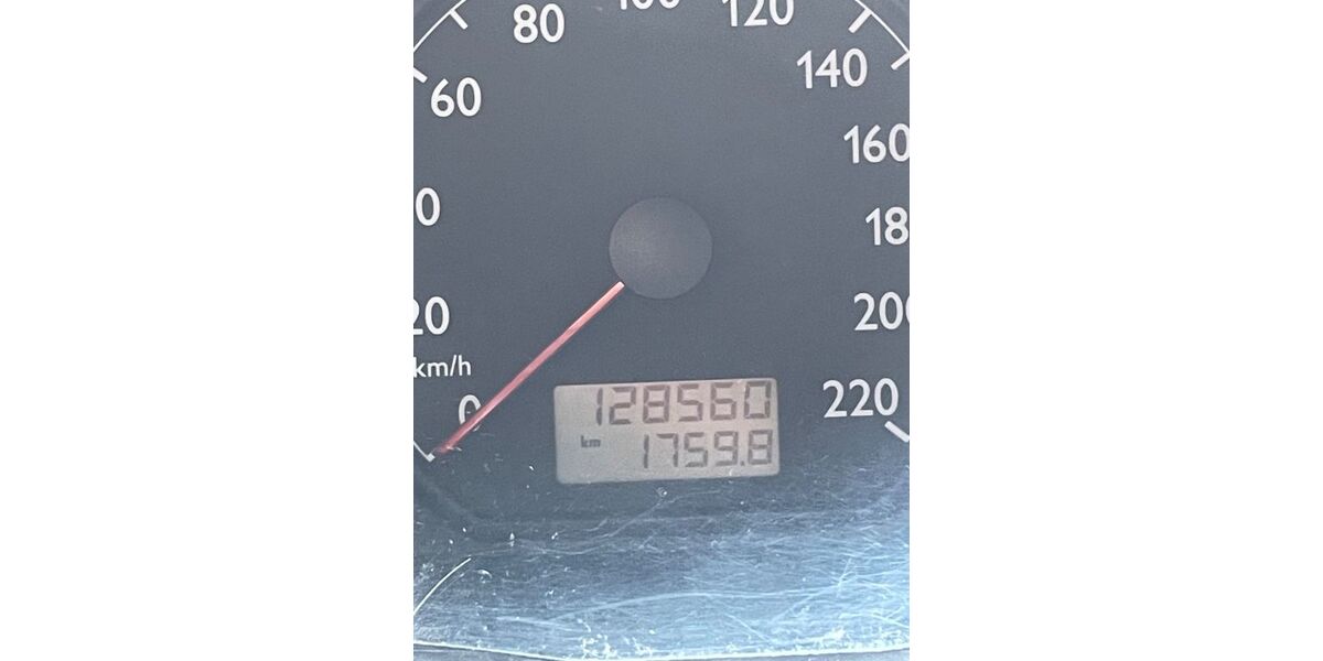 VW Polo 128.560 km 1.100 &euro; Niedernhausen-Königshofen 65527