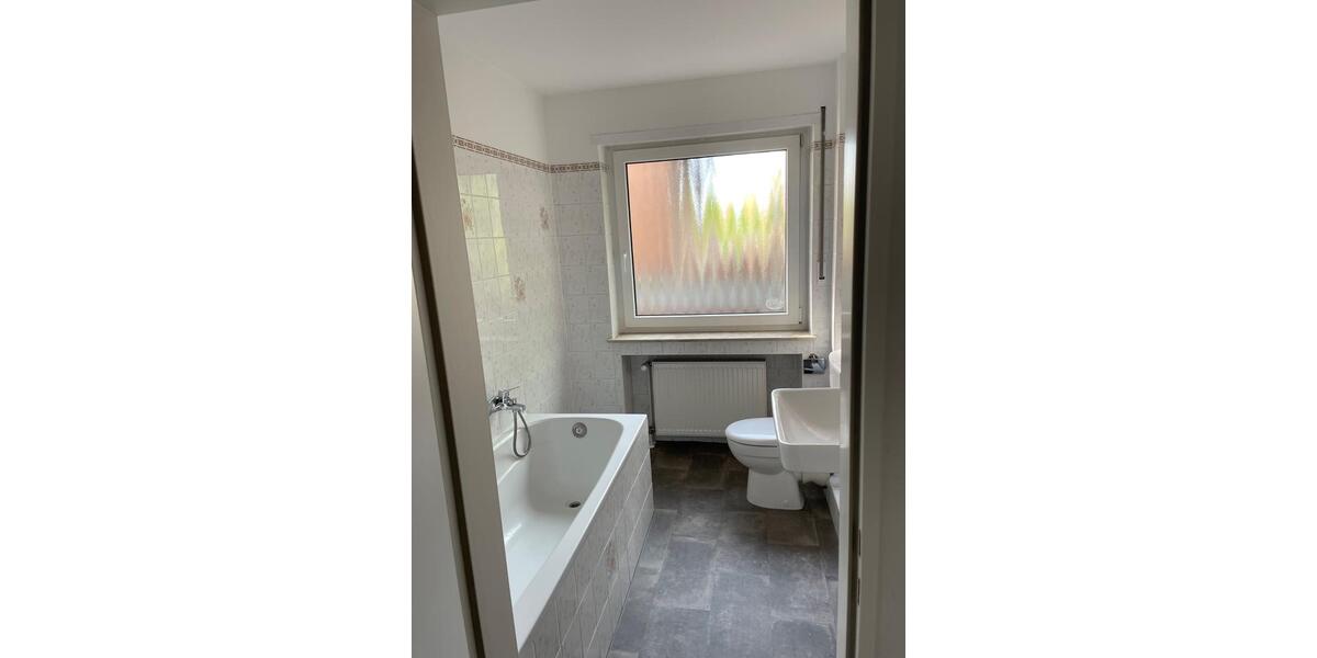 Erdgeschoßwohnung Grevenbroich Hemmerden - 2 Zimmer, 69 m&sup2;, 642&euro; | Angebot:26347705