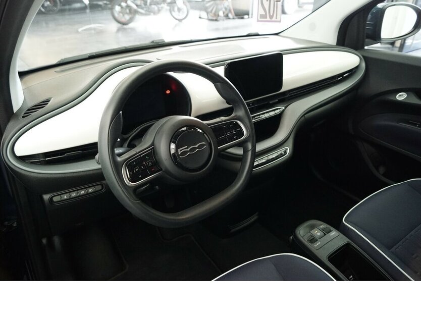 500e Action Carplay Android Automatik 1.Hand