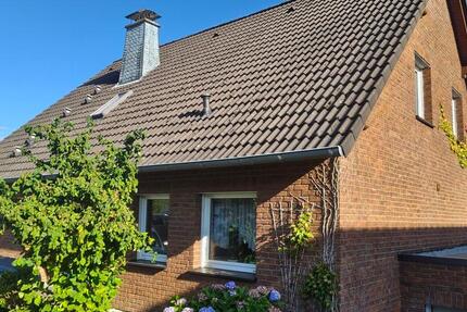 Freistehendes Einfamilienhaus mit Garage zum Verkauf zimmer