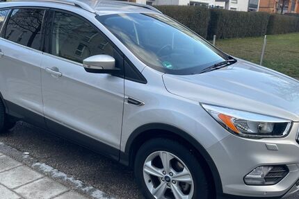 Ford Kuga 45.400 km 11.800 &euro; München 80933