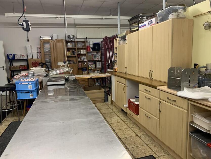 Stadtbekannter Imbiss in Helmbrechts zur Anmietung mit Option zur Betriebsübernahme zimmer