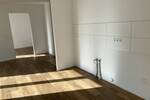 Barrierearme, freundliche 2-Zimmer-Wohnung mit Tiefgaragenstellplatz