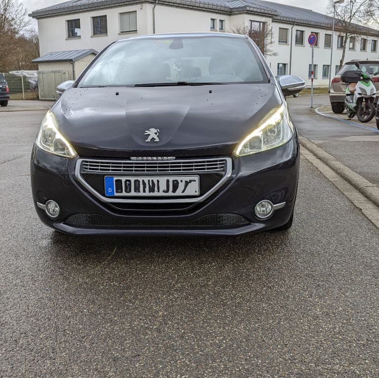 Peugeot 208 254.000 km 4.500 € Zell im Wiesental 79669