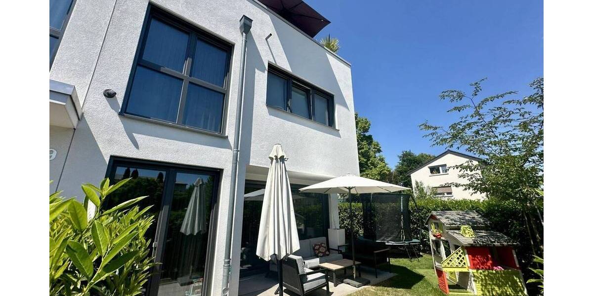Luxuriöse Doppelhaushälfte mit exklusiver Ausstattung und Garage - OF-Buchrainviertel! 7 zimmer