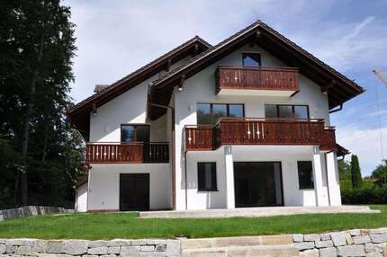 Haus zum Mieten in Berg 8.500 € 450 m²