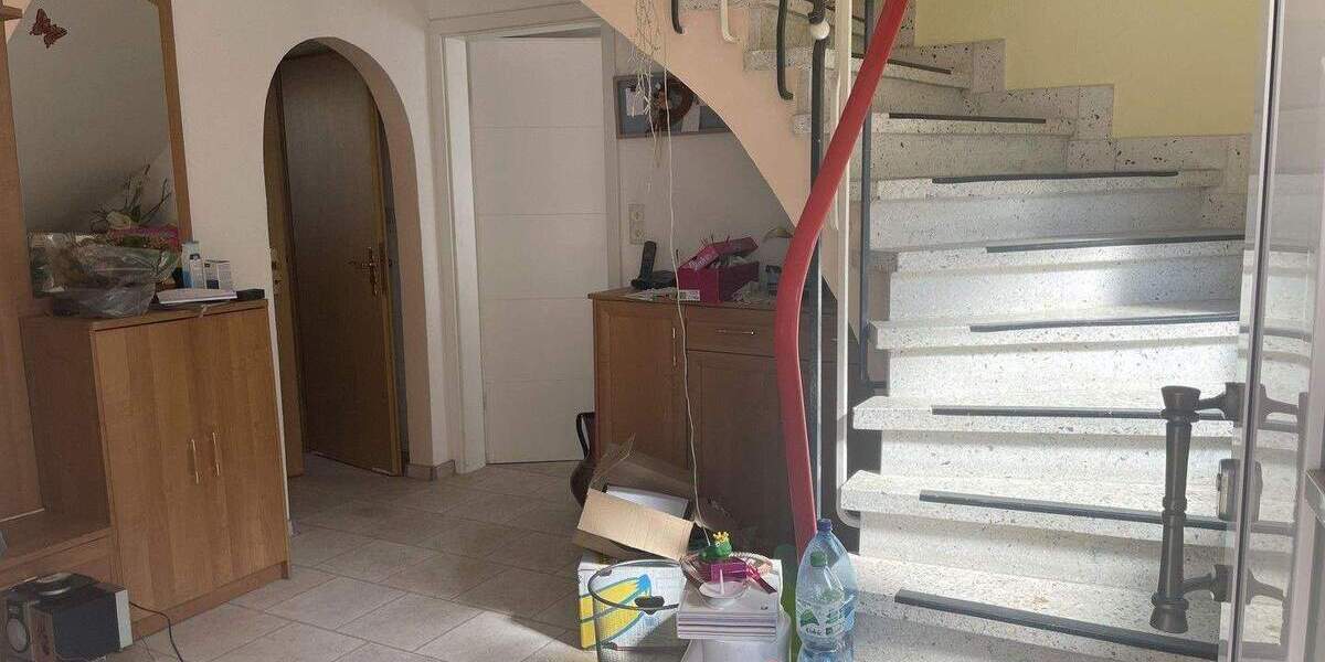 Mehrfamilienhaus, Wohnhaus Buseck Alten-Buseck - 7 Zimmer, 280 m&sup2;, 309.000&euro; | Angebot:25782526