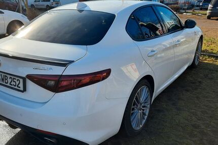 Alfa Romeo Giulia 44.200 km 27.900 &euro; München 81245
