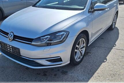 VW Golf 135.680 km 13.995 &euro; Dresden 01157