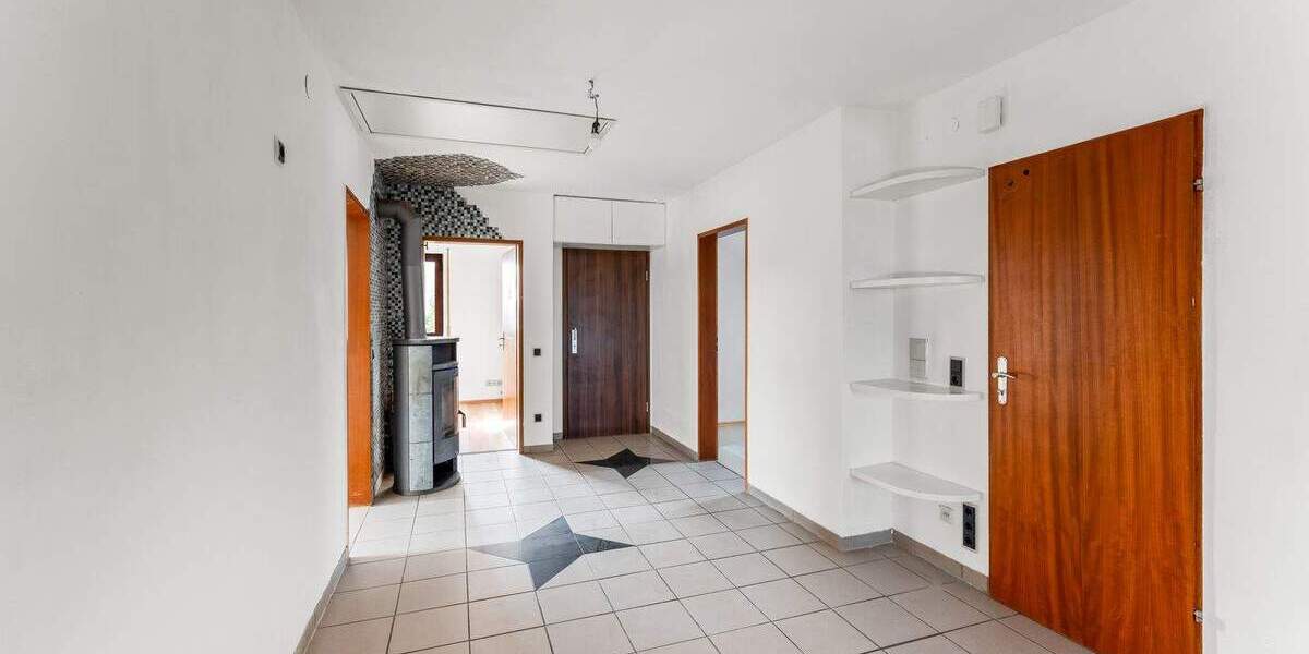 Ihr neues Zuhause - Großzügige 3,5-Zi-Wohnung mit Gartenanteil und Carport in Seukendorf 4 zimmer