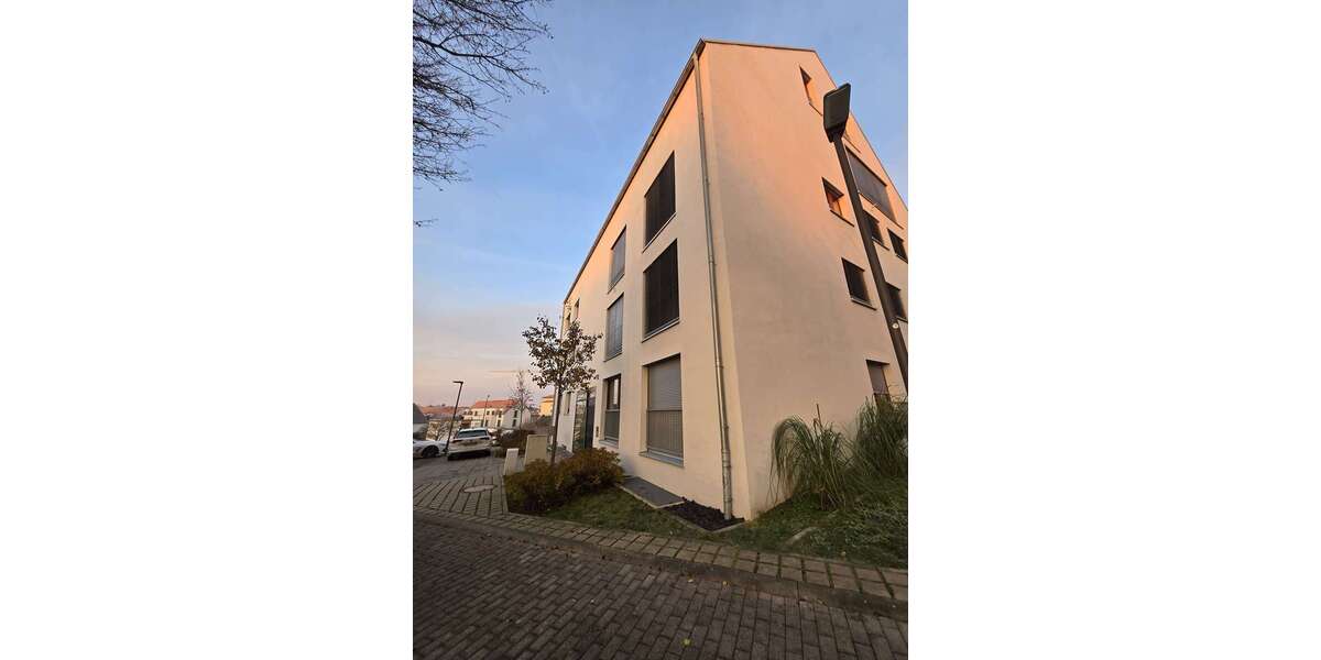 Etagenwohnung Frankfurt Bonames - 2 Zimmer, 85 m&sup2;, 1.400&euro; | Angebot:25601469