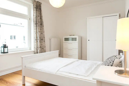 2-Zimmer TOP MODERNISIERT und MÖBLIERT mit Balkon