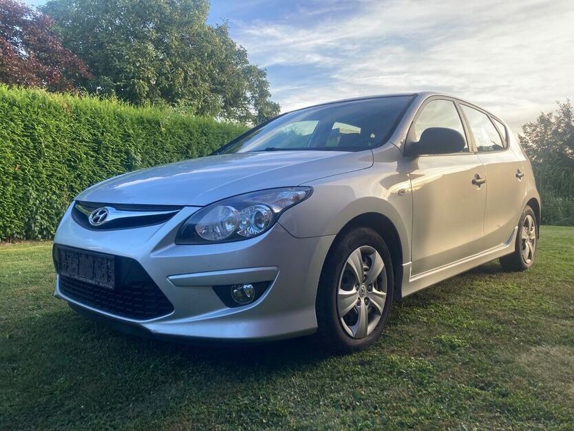 i30
