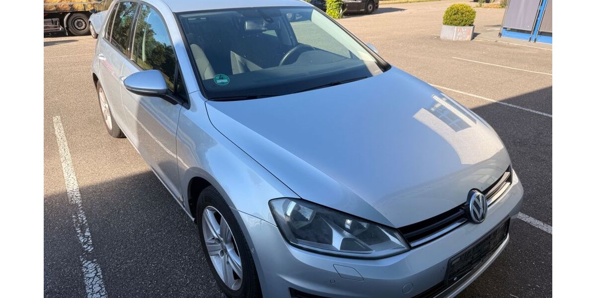 VW Golf 132.400 km 7.990 &euro; Forst 76694