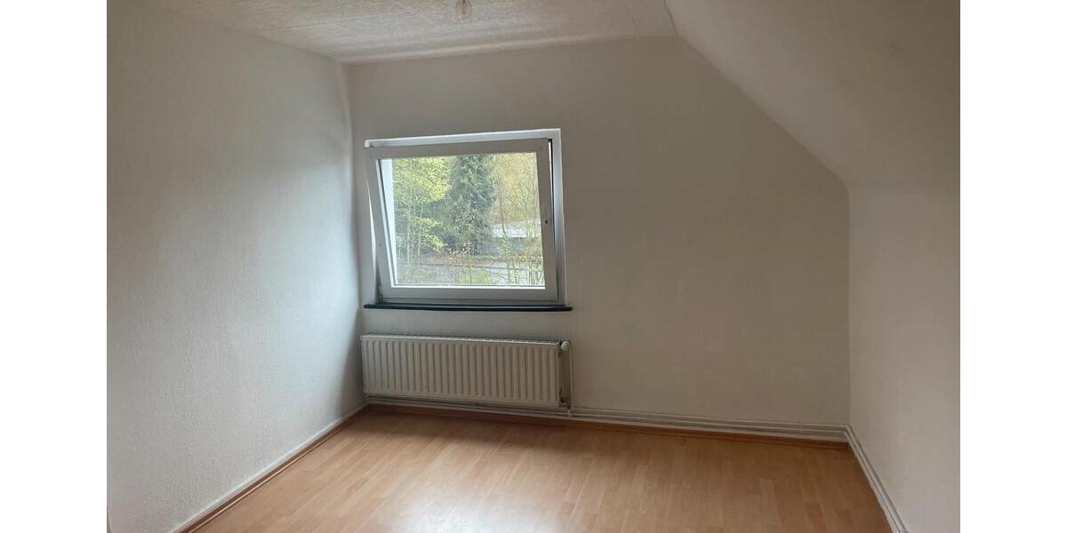 Dachgeschoßwohnung Iserlohn - 3.5 Zimmer, 80 m&sup2;, 500&euro; | Angebot:24841562