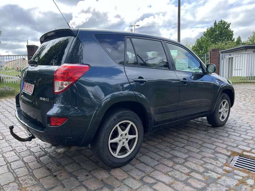 RAV 4