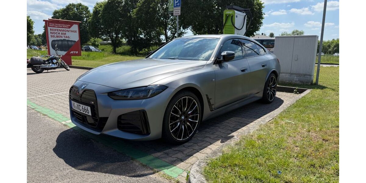 BMW i4 25.000 km 56.999 &euro; Berlin 10243