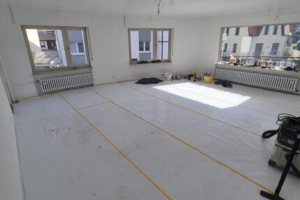 Haus Budenheim - 6 Zimmer, 240 m&sup2;, 2.450&euro; | Angebot:25420629