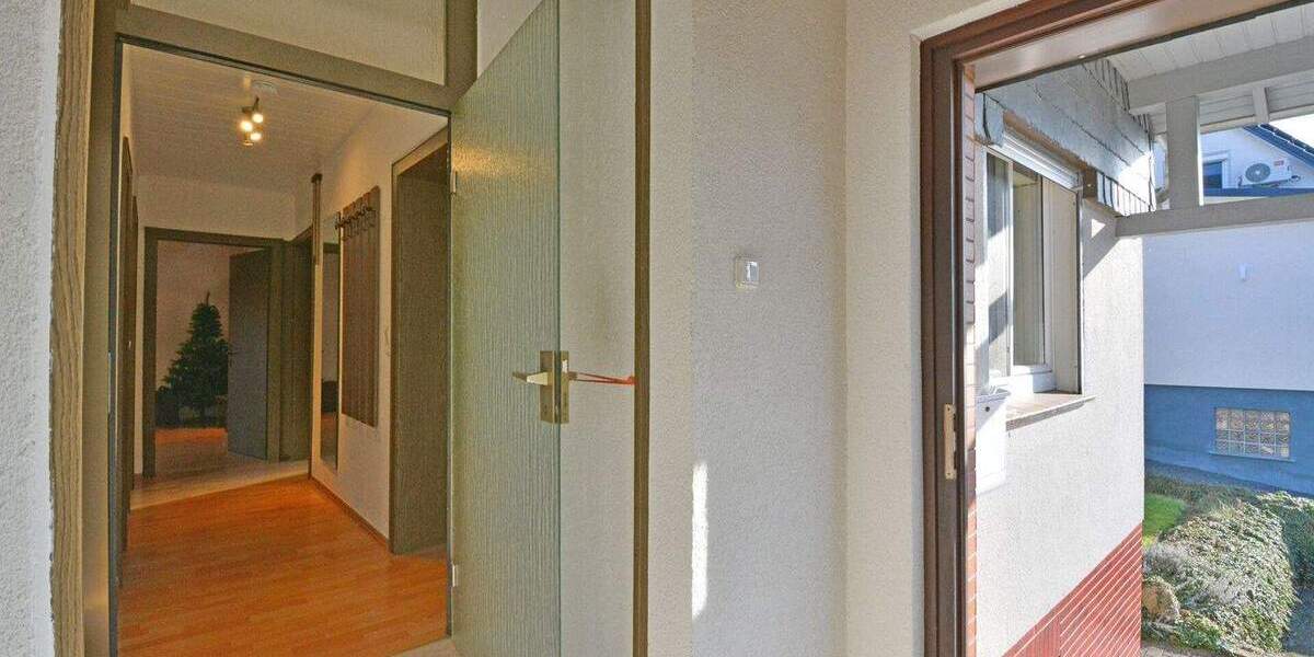 Mehrfamilienhaus, Wohnhaus Hofgeismar / Hombressen Hombressen - 9 Zimmer, 245 m&sup2;, 330.000&euro; | Angebot:25246013