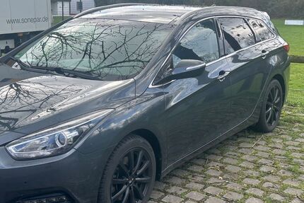 Hyundai i40 72.472 km 12.000 &euro; Hennef 53773