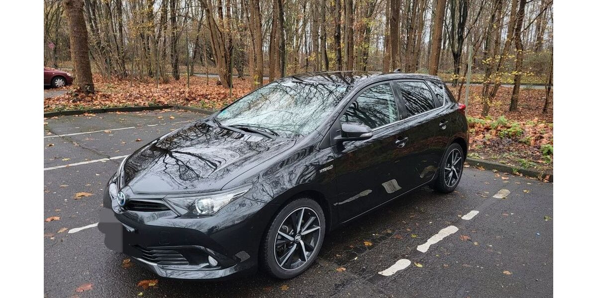 Toyota Auris 93.500 km 15.500 &euro; Köln 50827