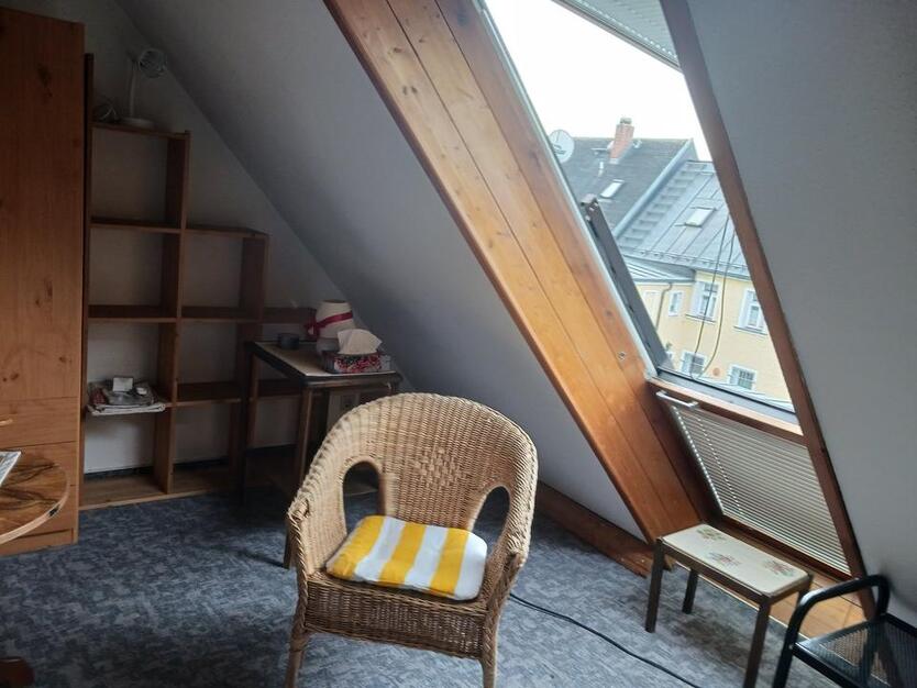 Möbliertes Appartement mit Bad und Küchenzeile zimmer