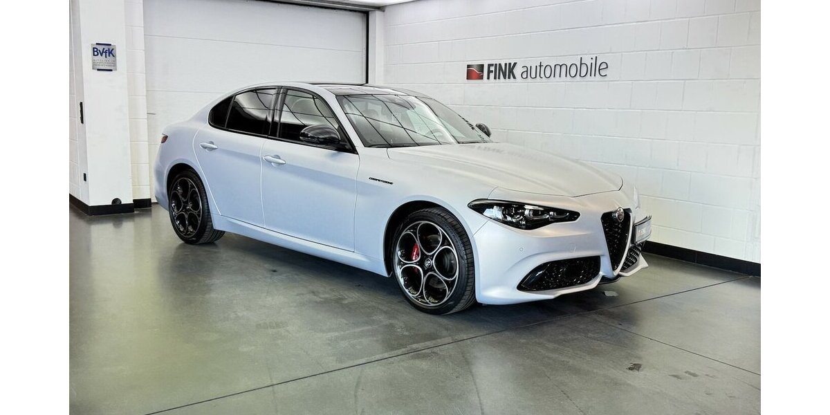 Alfa Romeo Giulia 2.0 Competizione Q4 Turbo Panoramadach 17.100 km 38.460 &euro; Lich 35423