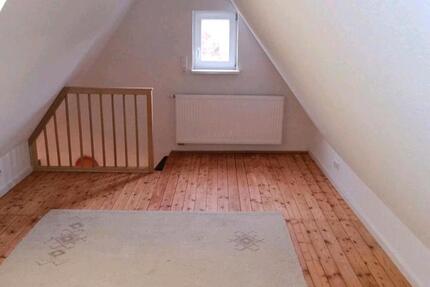 Für 2 Jahre, Kleine gemütliche Wohnung im Zentrum von Steinheim zimmer