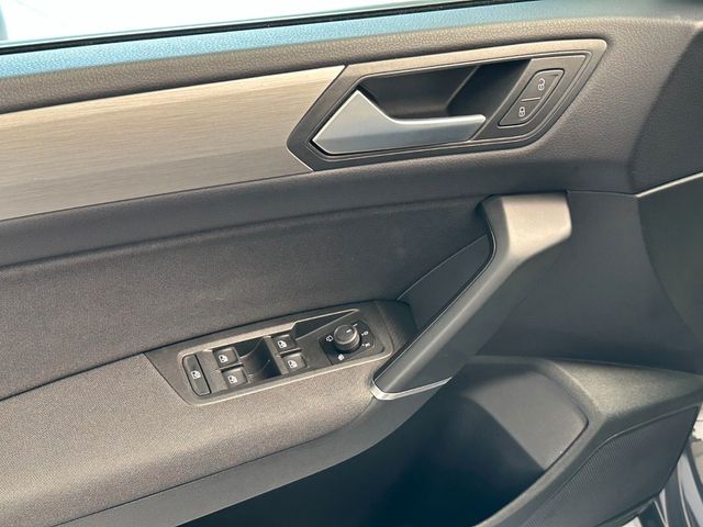 VW Touran 1.5 TSI DSG Comfortline Navi*LED*7-Sitzer 18.717 km 35.690 € Gebesee 99189