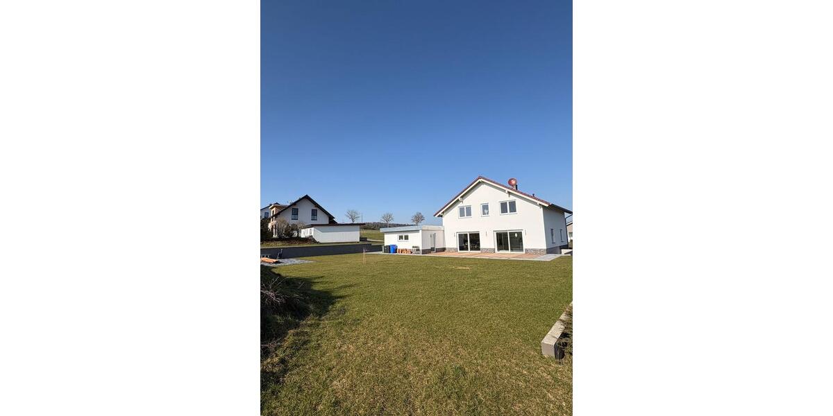 Einfamilienhaus Bad Arolsen - 5.5 Zimmer, 198 m&sup2;, 589.000&euro; | Angebot:24729642