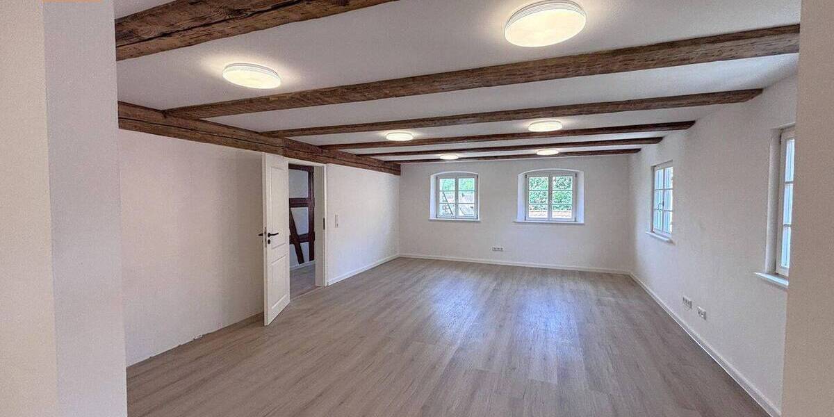 Einfamilienhaus Engelthal - 7 Zimmer, 216 m&sup2;, 1.990&euro; | Angebot:26694551