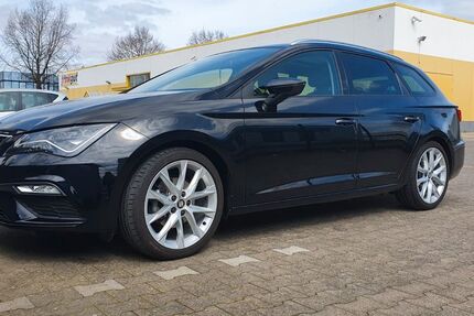 Seat Leon 52.000 km 16.500 &euro; Paderborn 33104