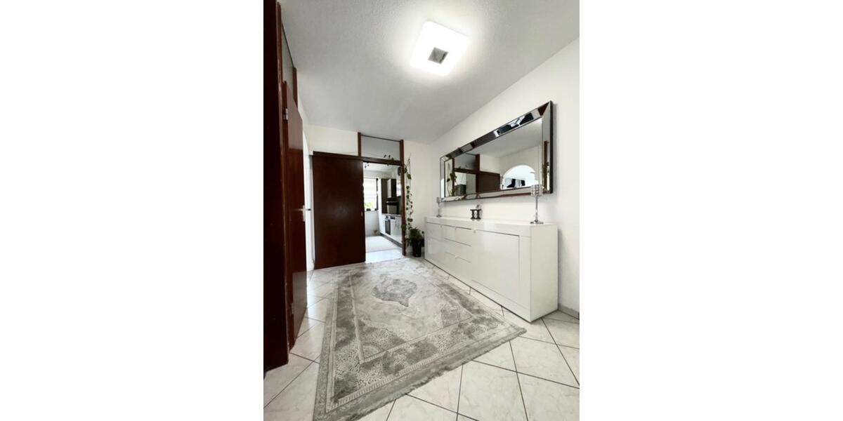 Etagenwohnung Wiesbaden Mainz-Amöneburg - 4 Zimmer, 110 m&sup2;, 1.700&euro; | Angebot:25950870