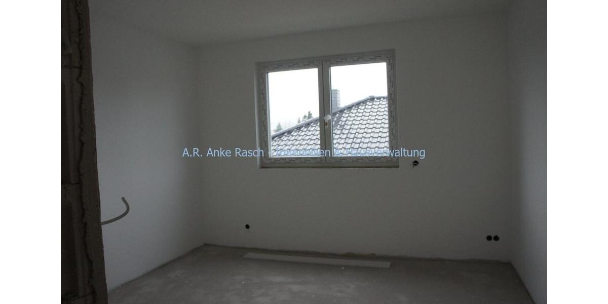 Dachgeschoßwohnung Arneburg - 3 Zimmer, 75 m&sup2;, 750&euro; | Angebot:25882148