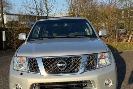 Nissan Pathfinder 141.450 km 17.690 &euro; Lennestadt 57368