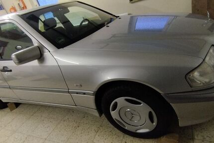 Mercedes-Benz C 180 69.800 km 10.999 &euro; Calden 34379
